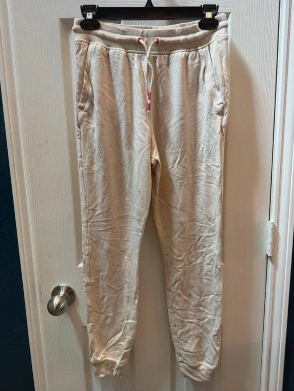 NWT Vineyard Vines Cream joggers with Pink Logo